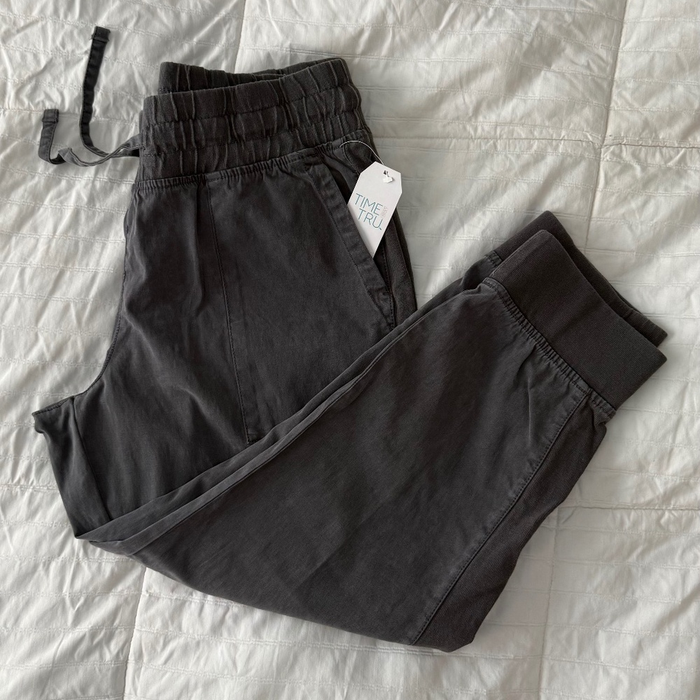 Women’s Gray Cropped Joggers – Time & Tru Utility Pants Size Large